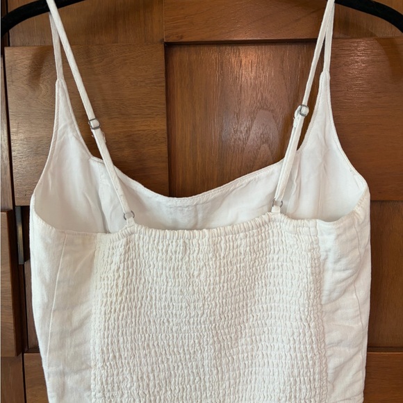 Abercrombie & Fitch Cream Linen Blend Tank with Adjustable Spaghetti Straps - Picture 2 of 8